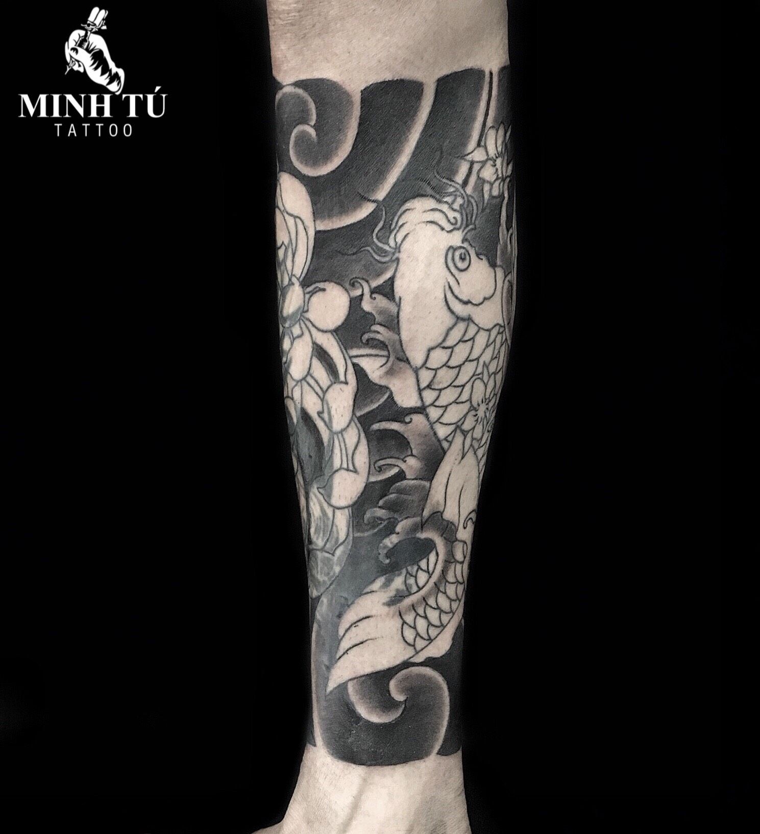 Hình xăm tattoo cá chép bắp chân nghệ thuật phong thủy may mắn